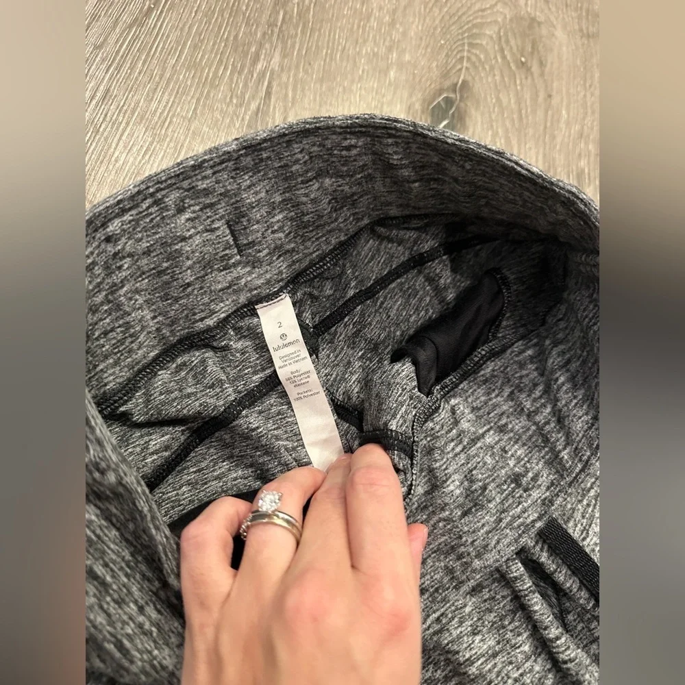 EUC Lululemon ready to Rulu fleece jogger